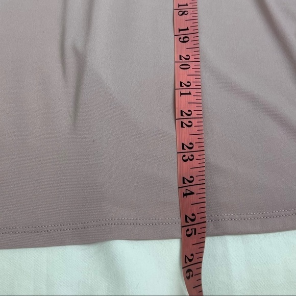 Fabletics Vivienne Cross back Mauve Tee. Size XS - Picture 10 of 10